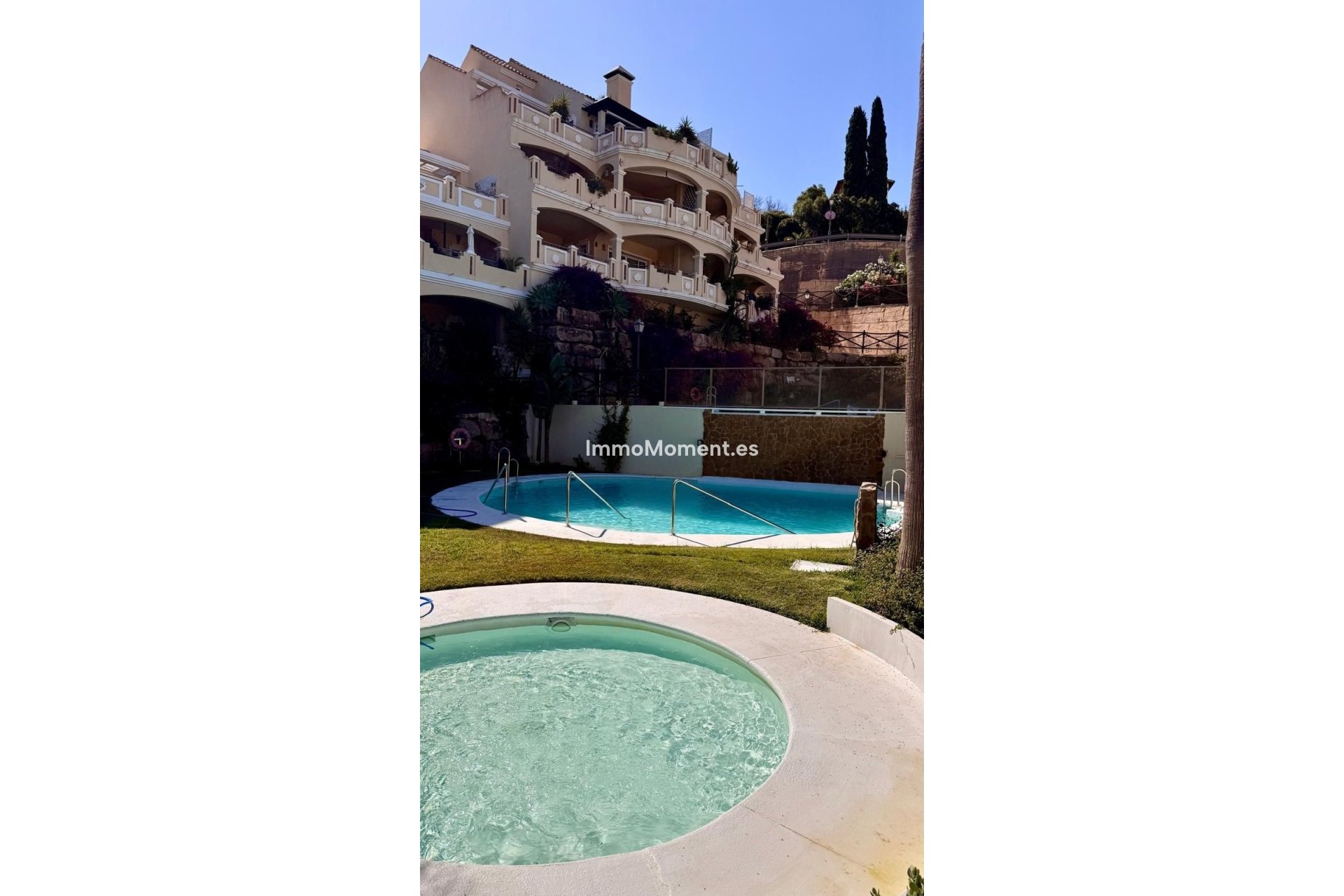 Resale - Apartment - Marbella - Elviria