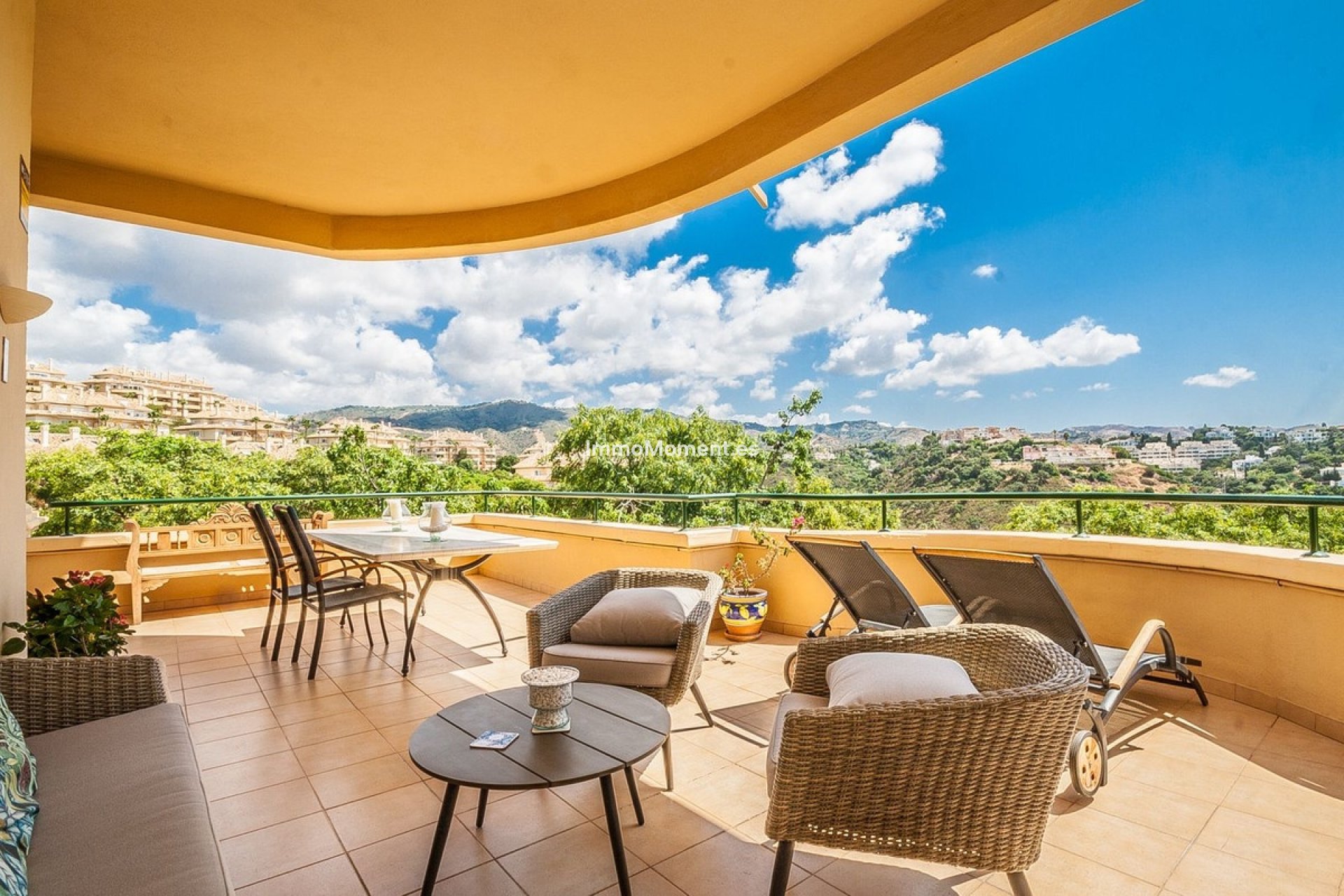 Resale - Apartment - Marbella - Elviria