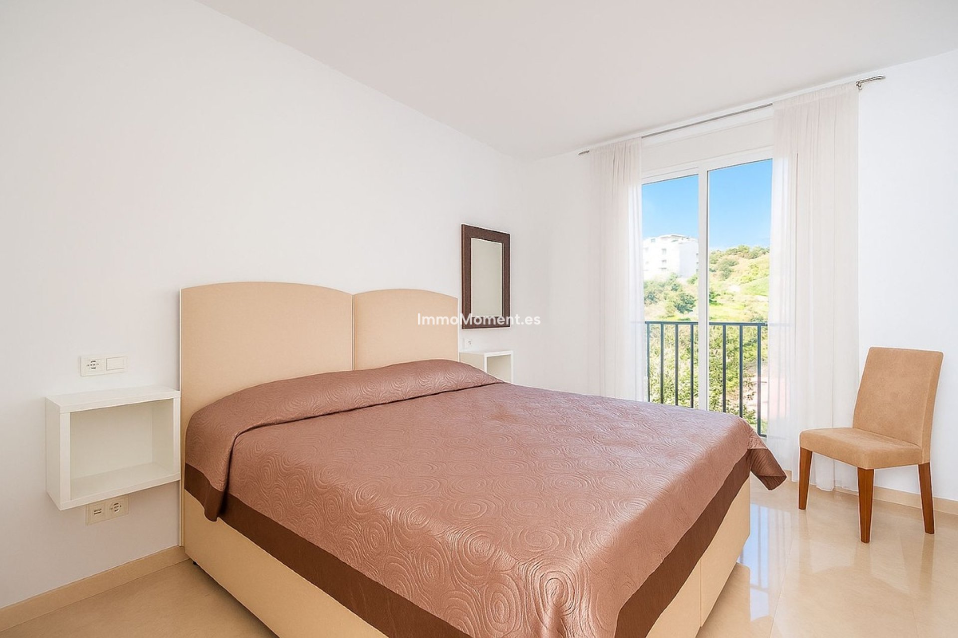 Resale - Apartment - Marbella - Elviria