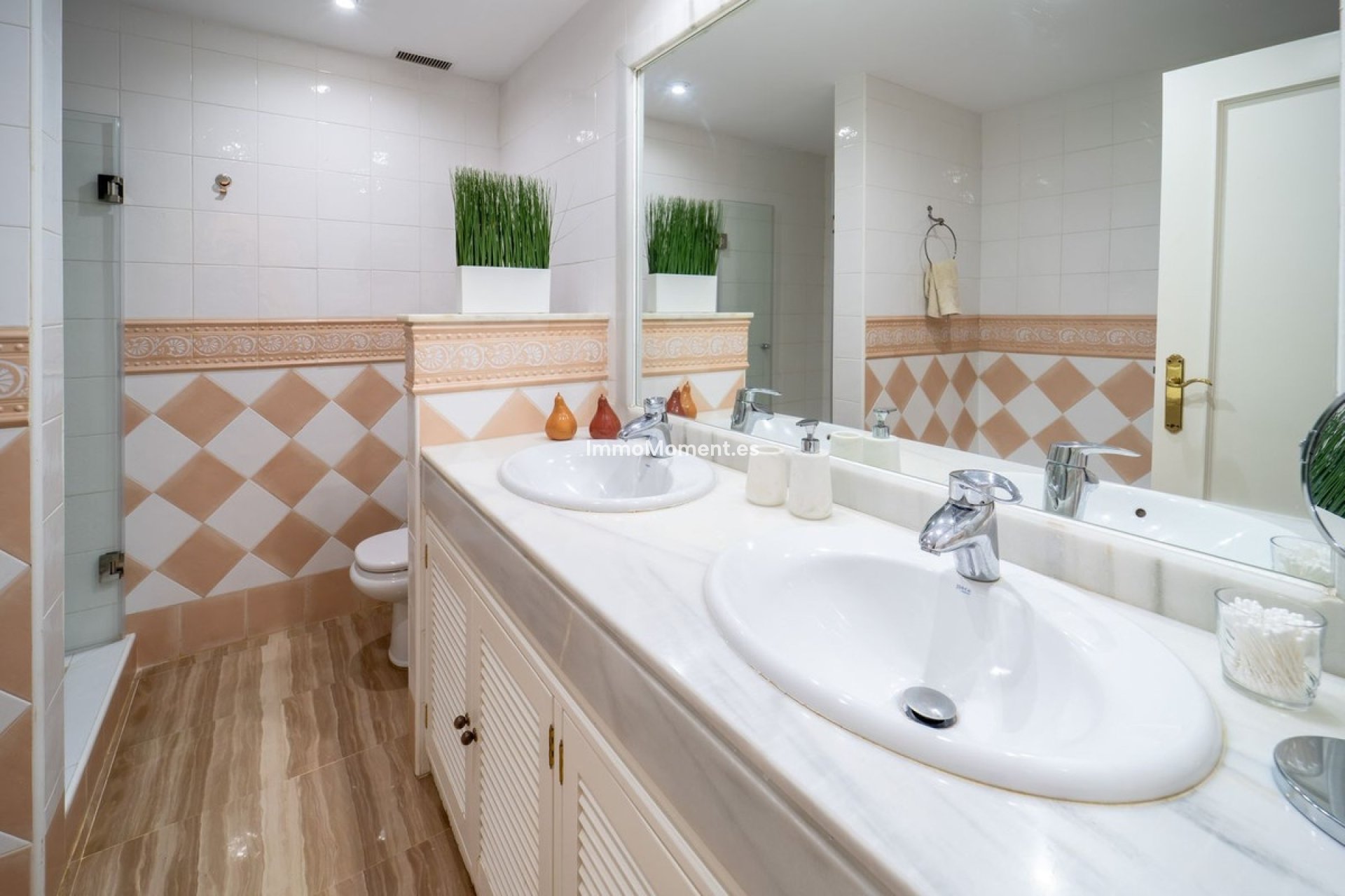 Resale - Apartment - Marbella - Elviria