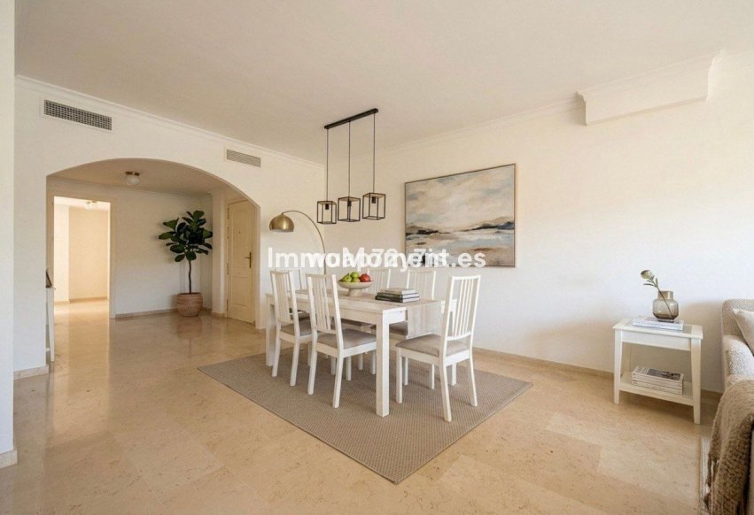 Resale - Apartment - Marbella - Elviria