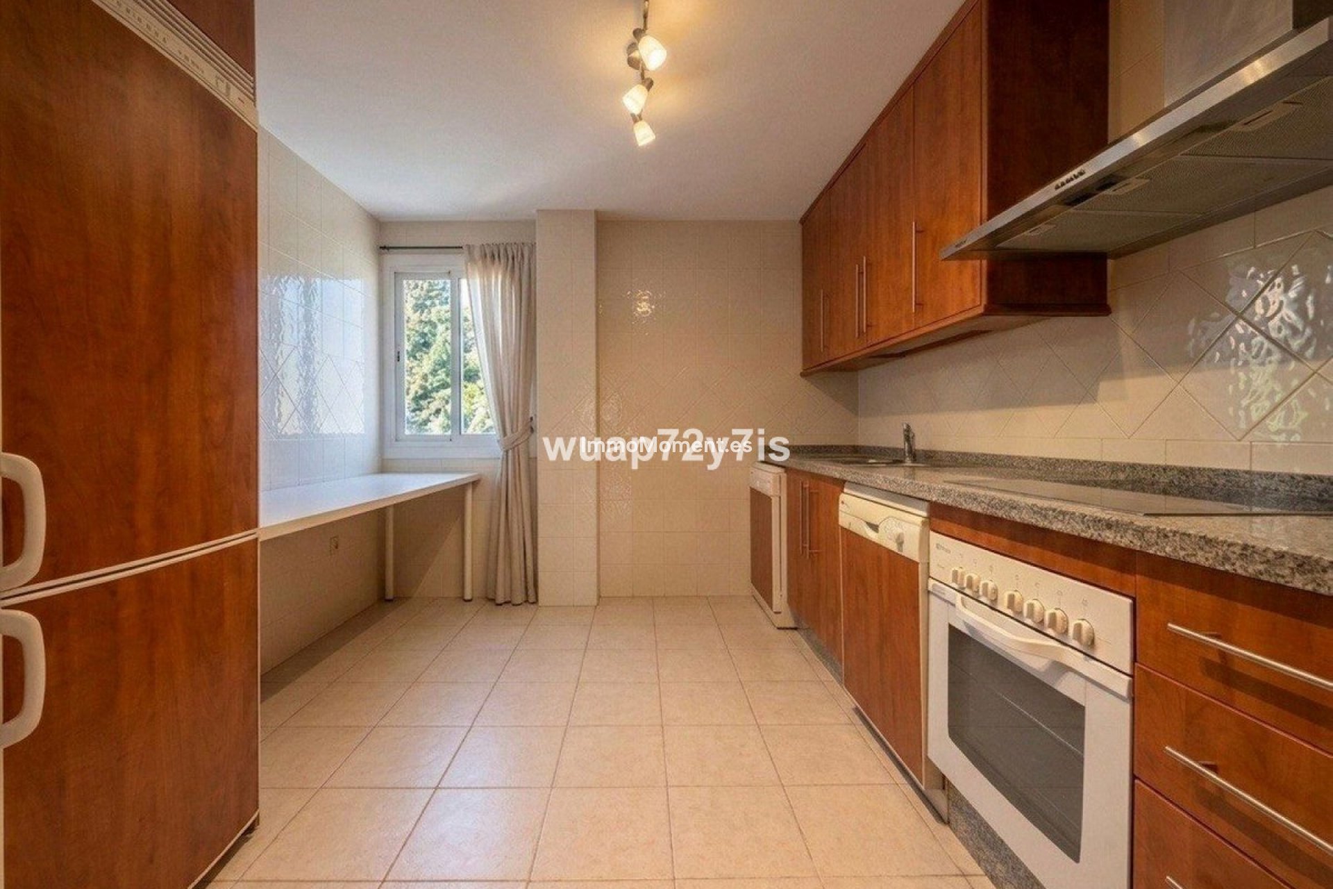Resale - Apartment - Marbella - Elviria