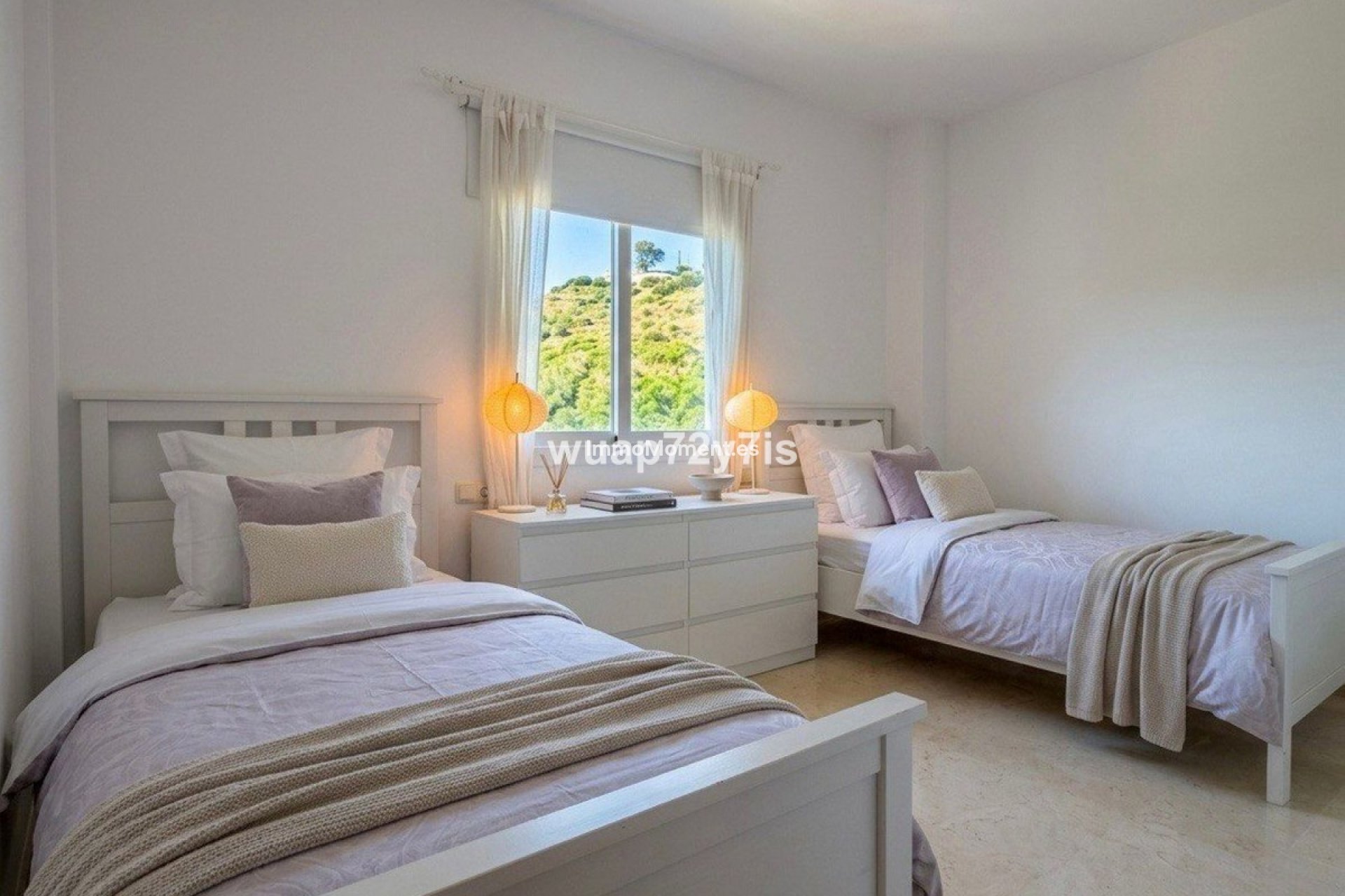 Resale - Apartment - Marbella - Elviria