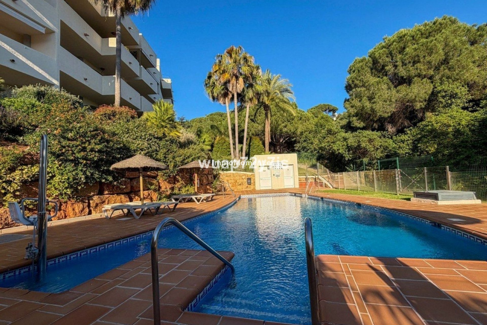 Resale - Apartment - Marbella - Elviria