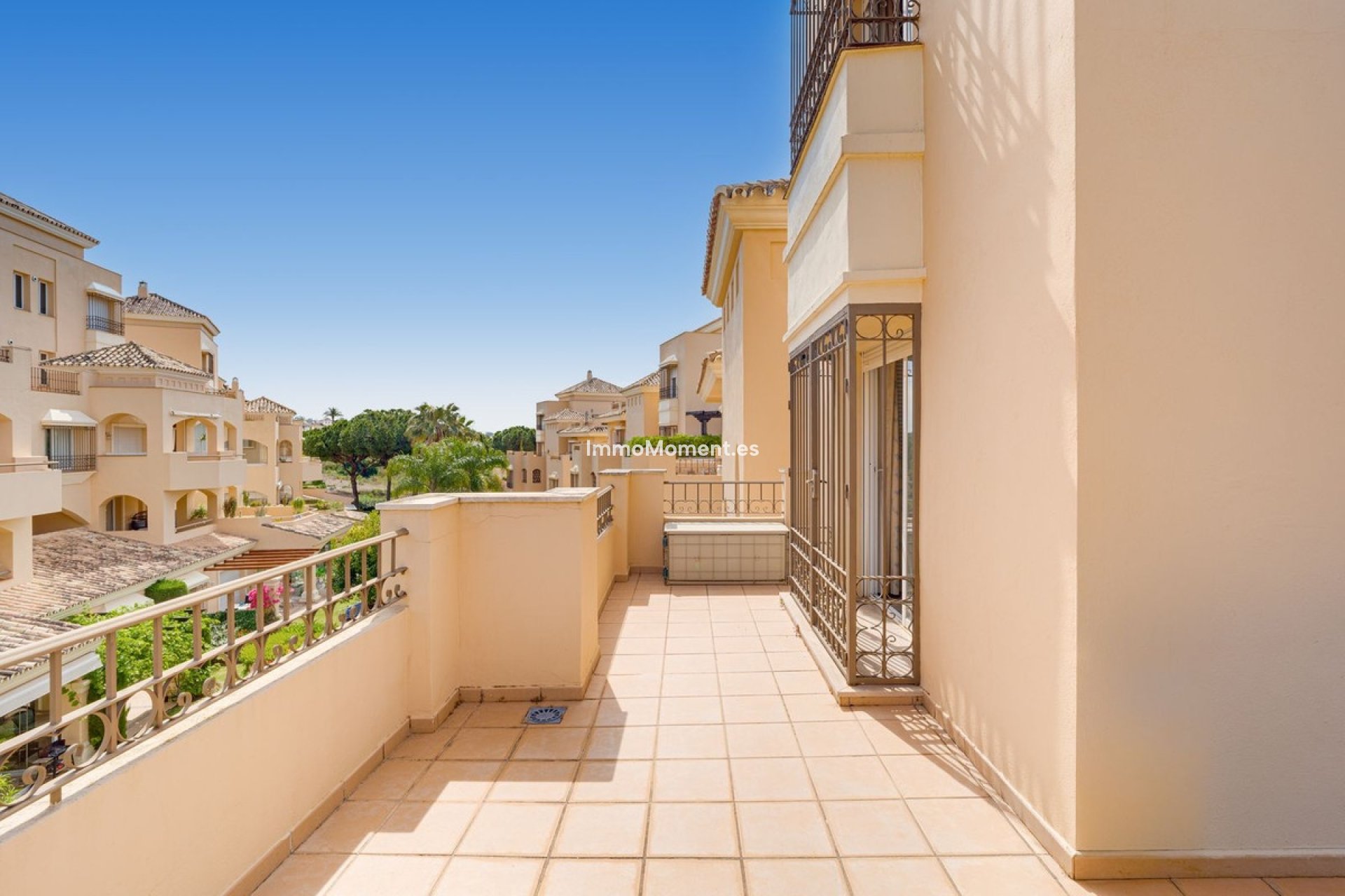 Resale - Apartment - Marbella - Elviria