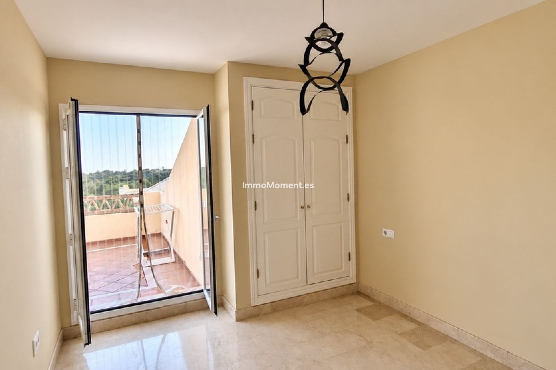 Resale - Apartment - Marbella - Elviria