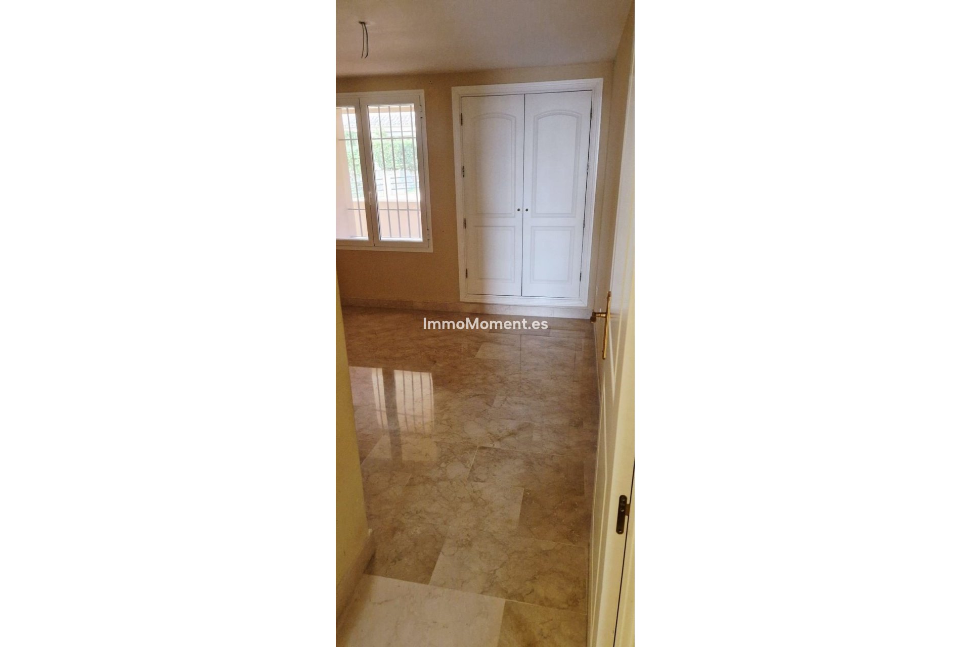 Resale - Apartment - Marbella - Elviria