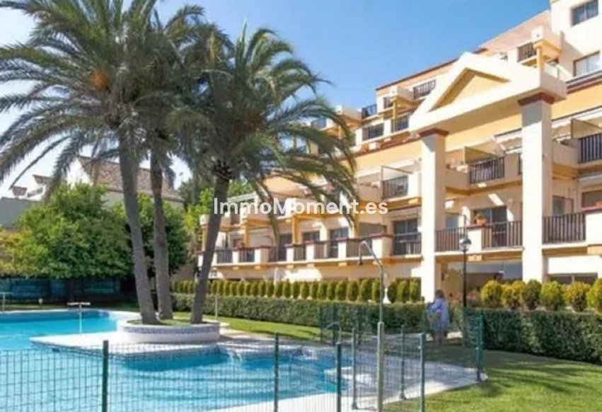 Resale - Apartment - Marbella - Elviria