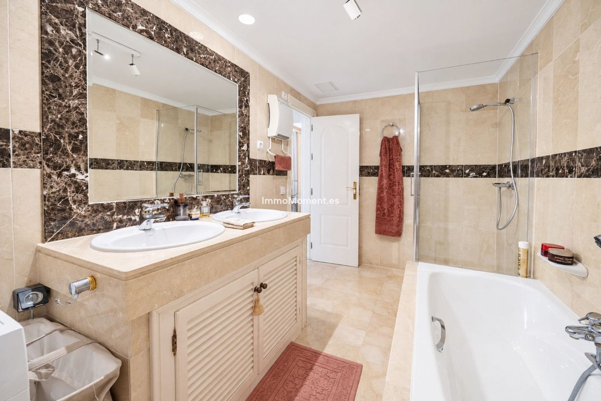 Resale - Apartment - Marbella - Elviria