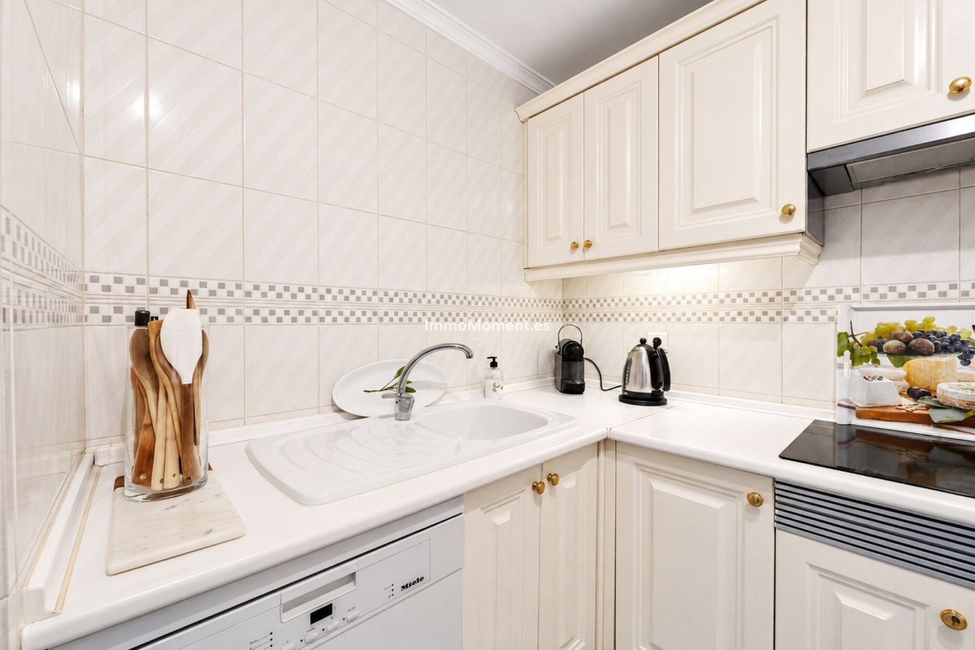 Resale - Apartment - Marbella - Elviria