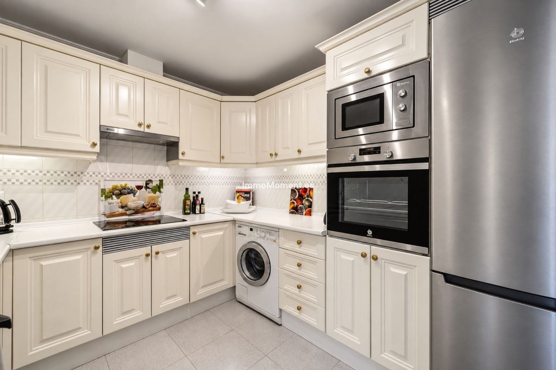 Resale - Apartment - Marbella - Elviria