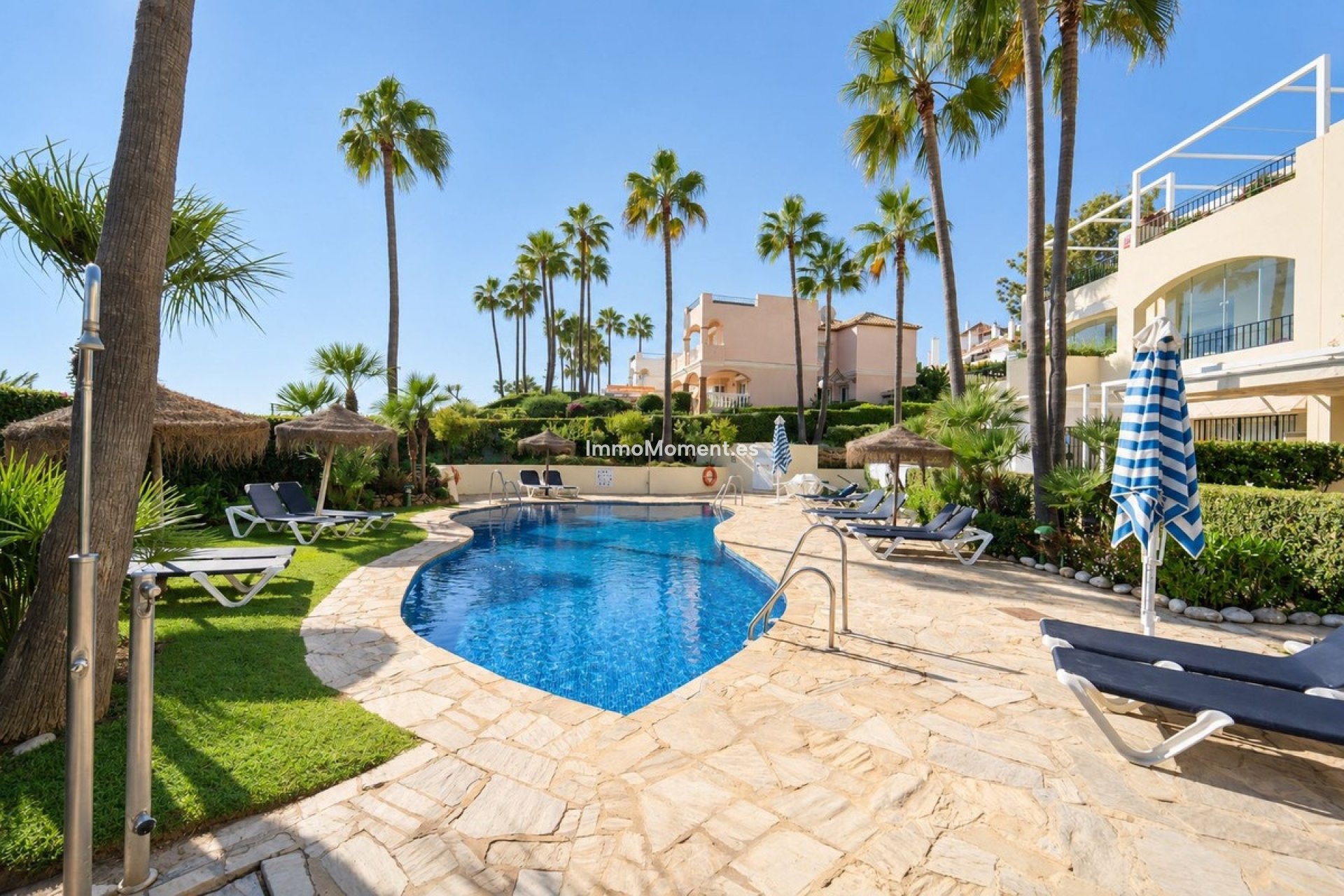 Resale - Apartment - Marbella - Elviria