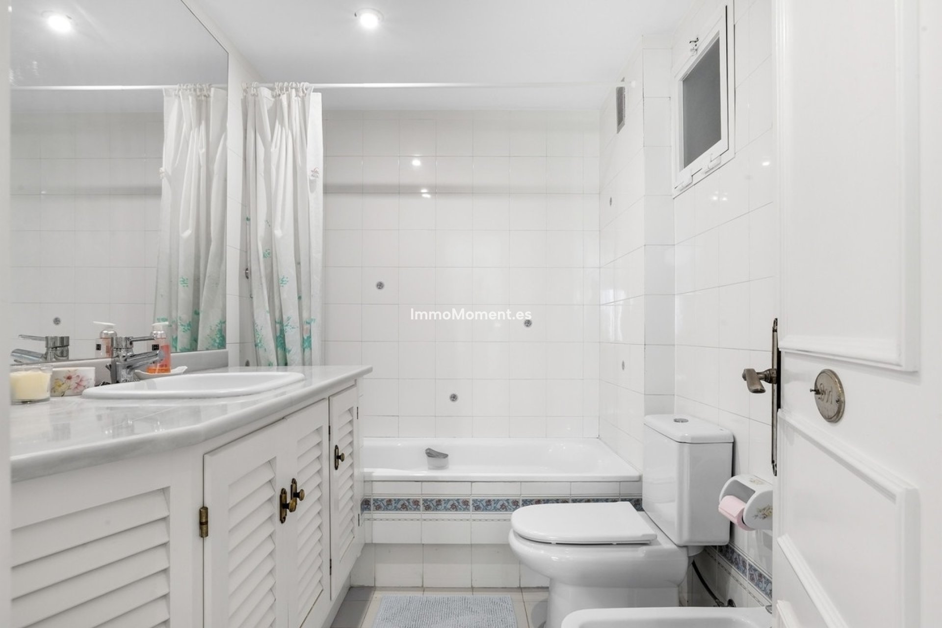 Resale - Apartment - Marbella - Elviria