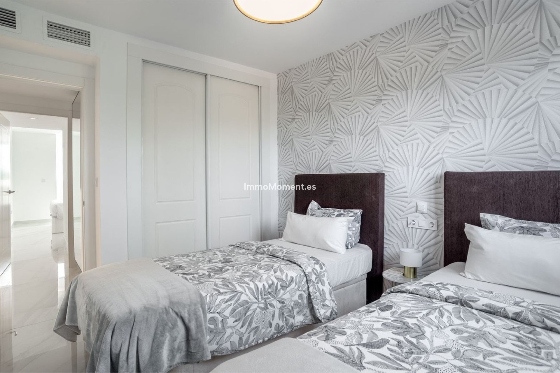 Resale - Apartment - Marbella - Elviria