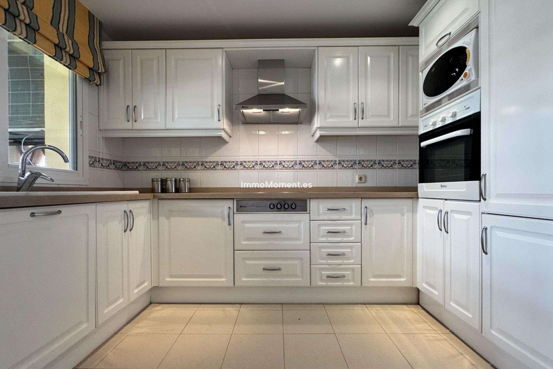 Resale - Apartment - Marbella - Elviria