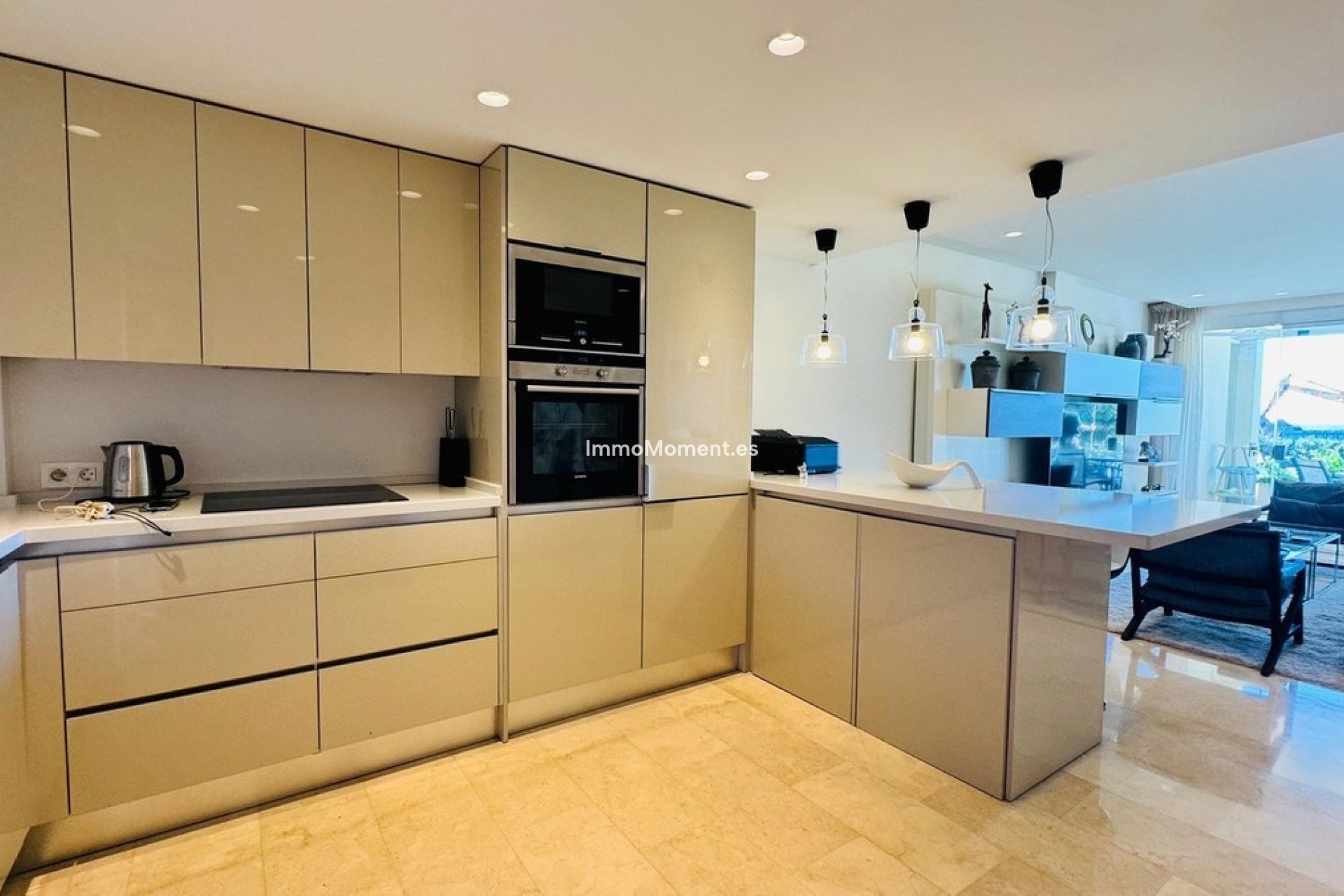 Resale - Apartment - Marbella - Elviria