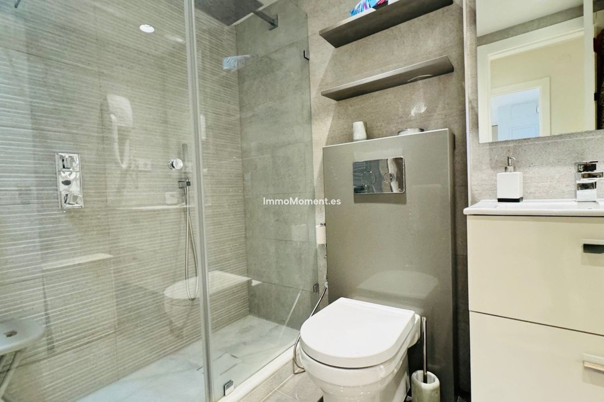Resale - Apartment - Marbella - Elviria