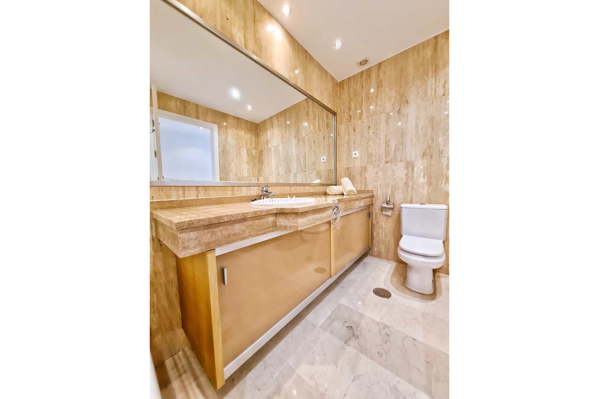 Resale - Apartment - Marbella - Elviria