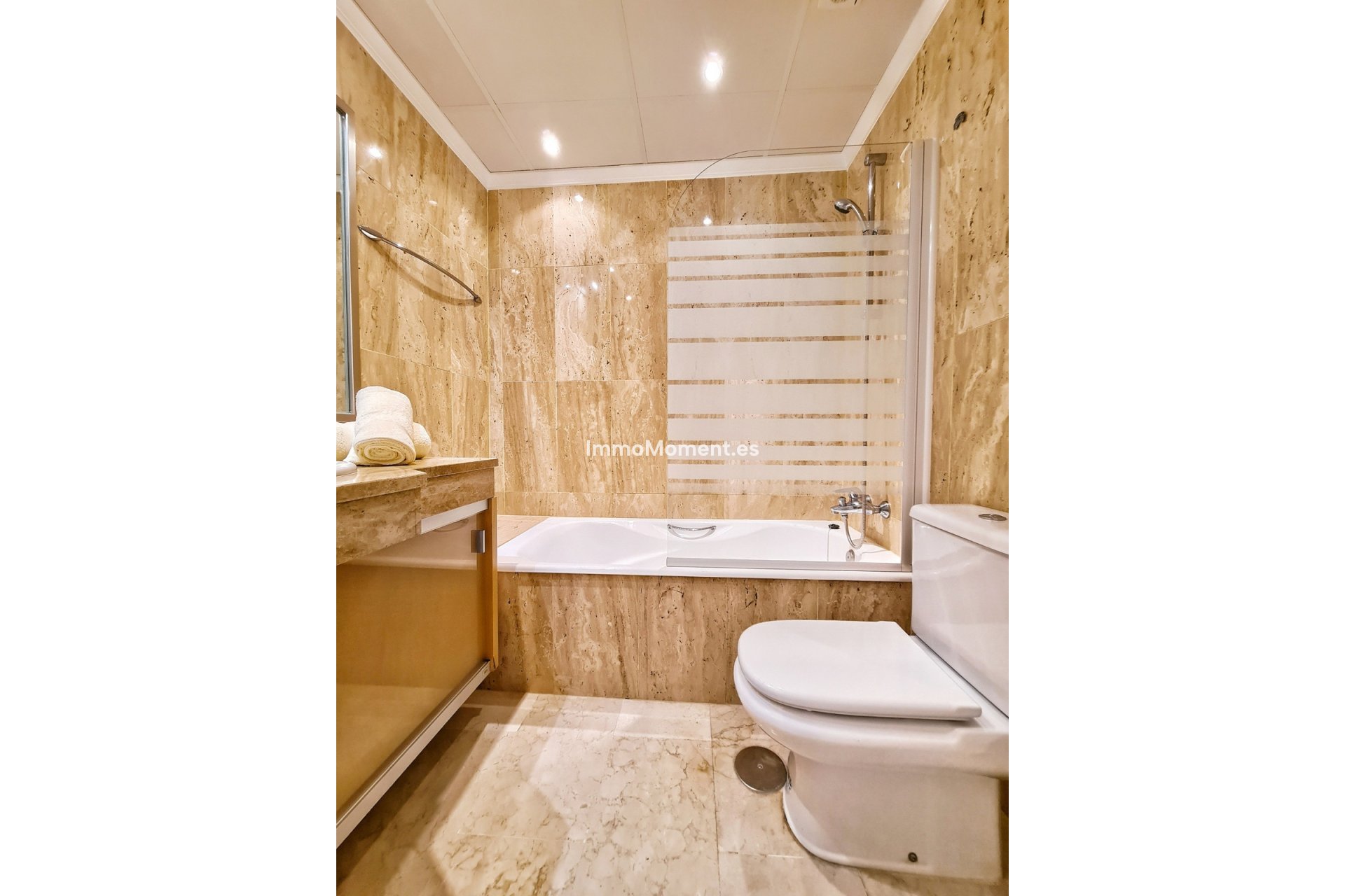 Resale - Apartment - Marbella - Elviria