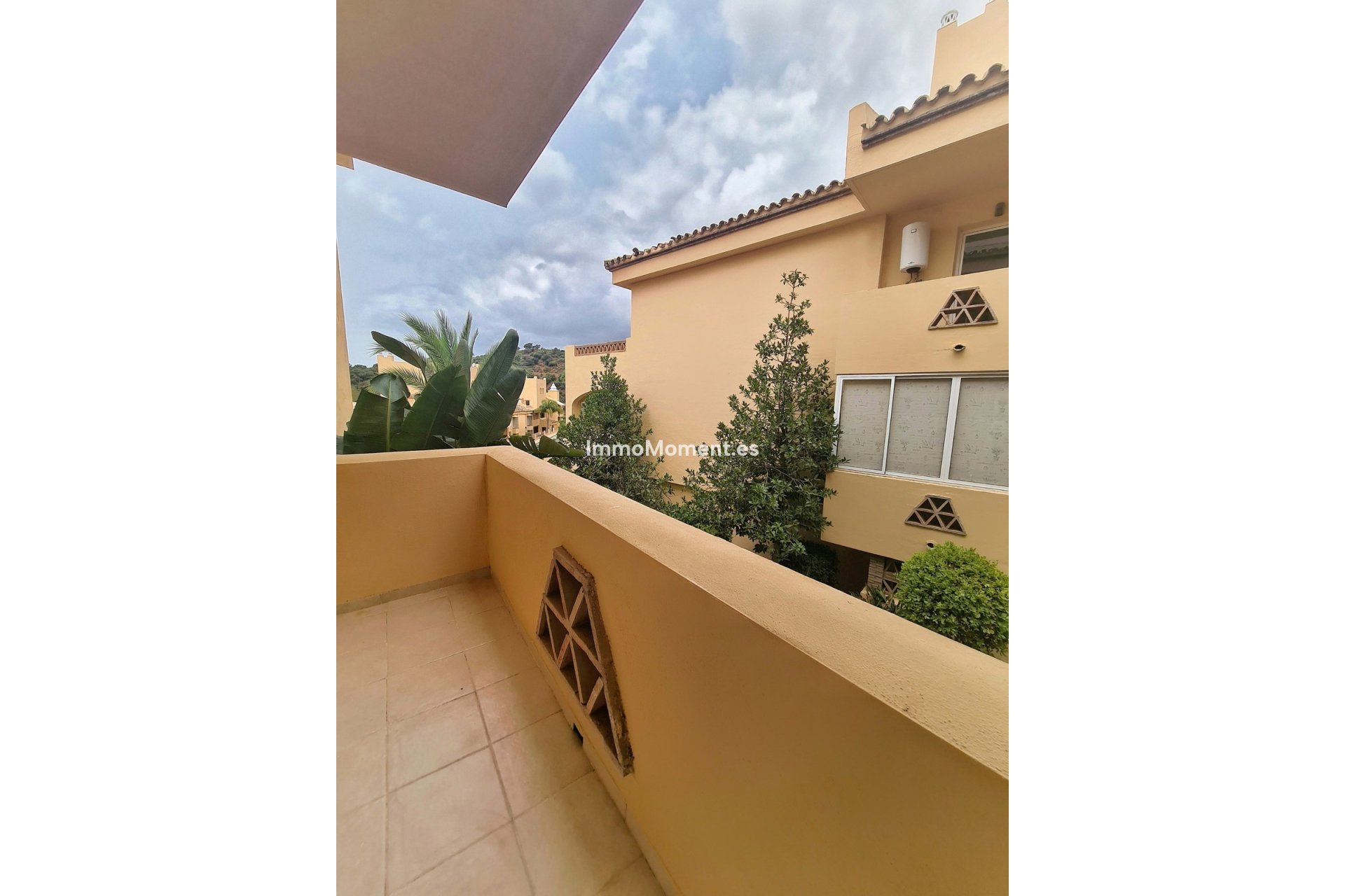 Resale - Apartment - Marbella - Elviria