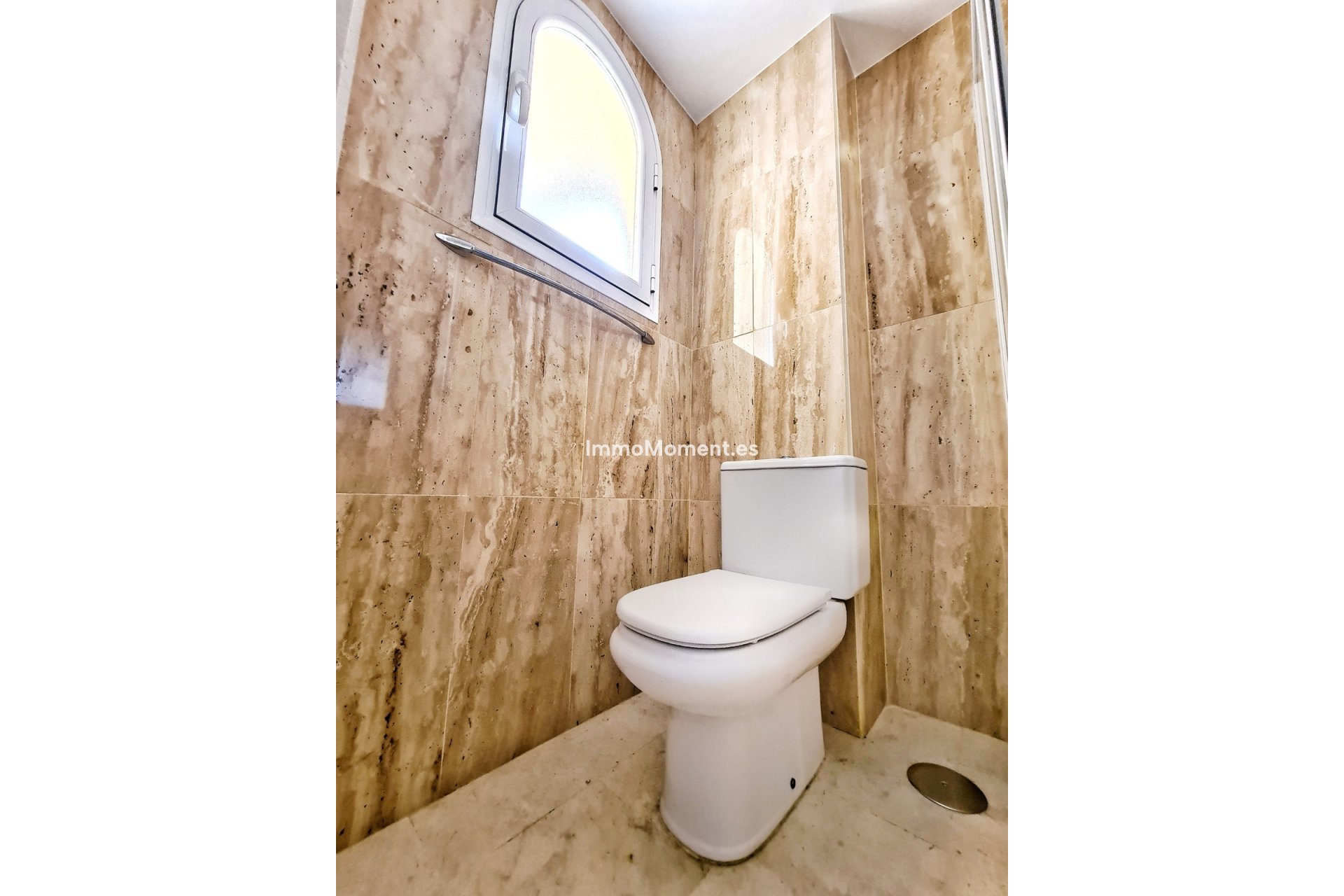 Resale - Apartment - Marbella - Elviria