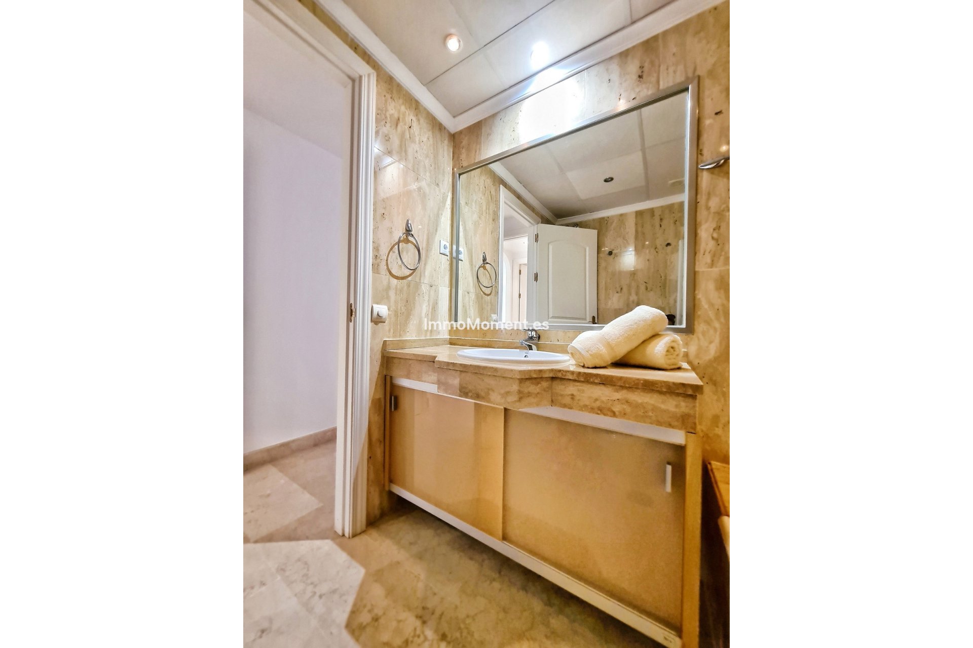 Resale - Apartment - Marbella - Elviria