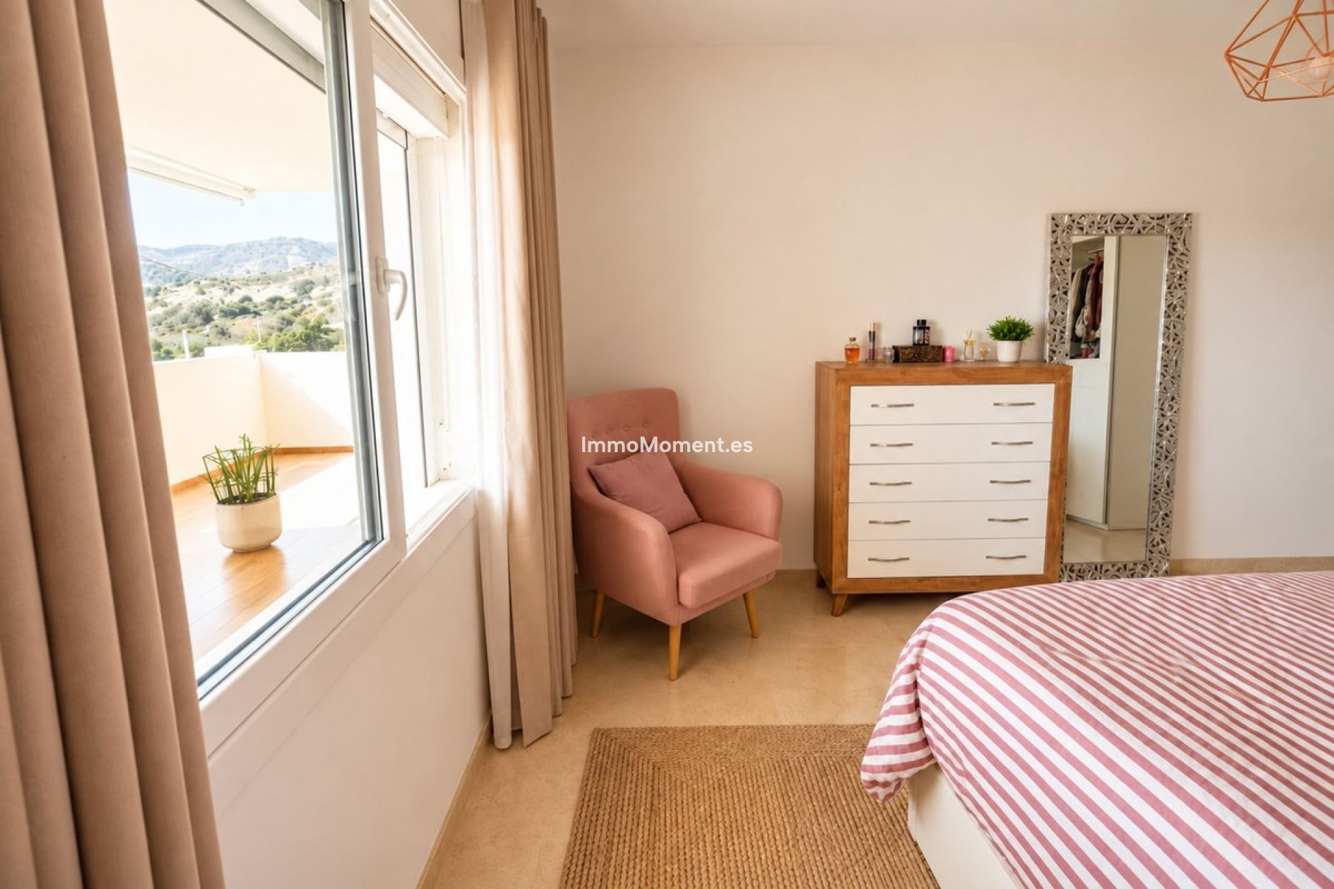 Resale - Apartment - Marbella - Elviria