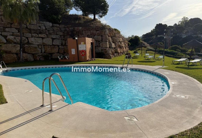 Resale - Apartment - Marbella - Elviria