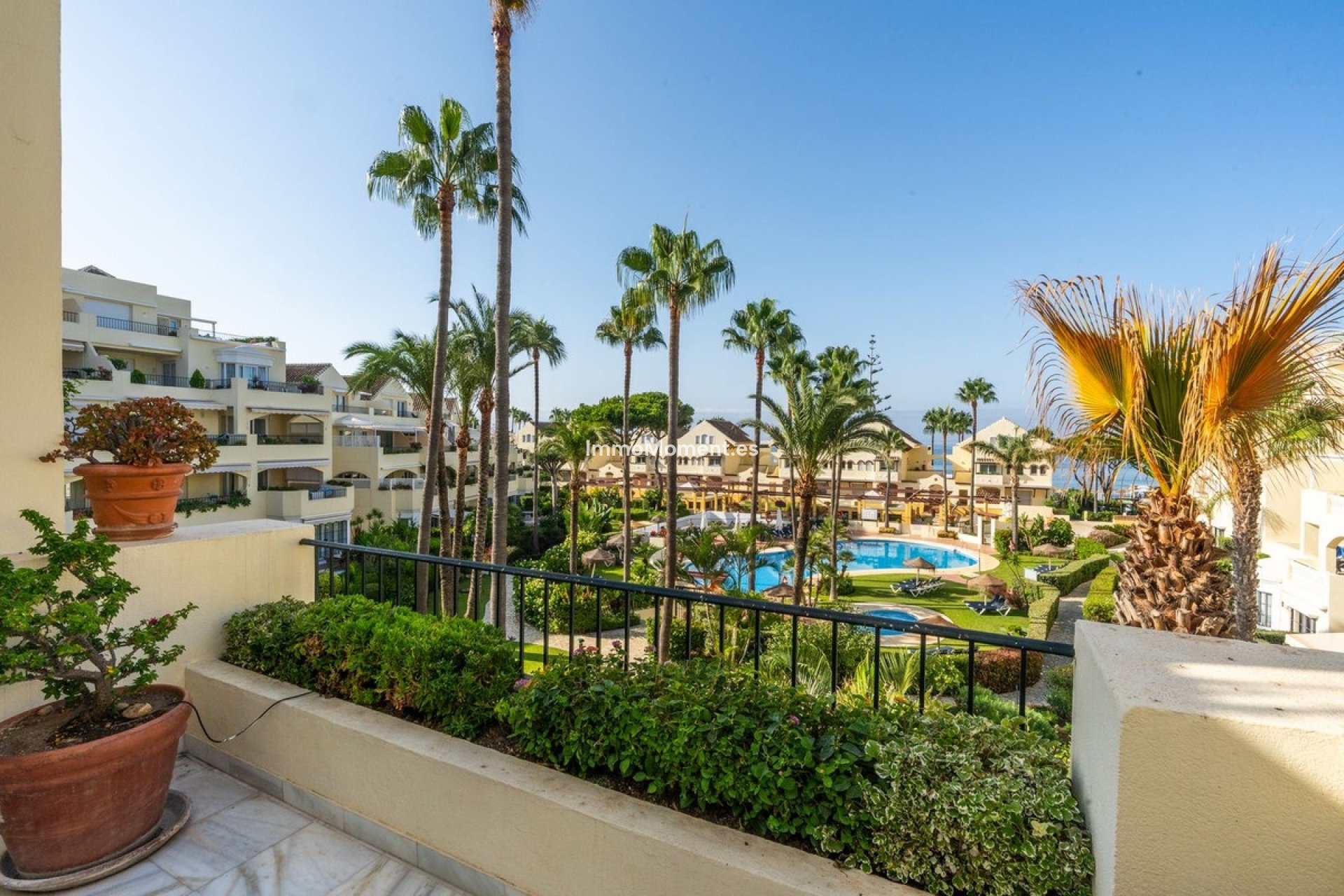 Resale - Apartment - Marbella - Elviria