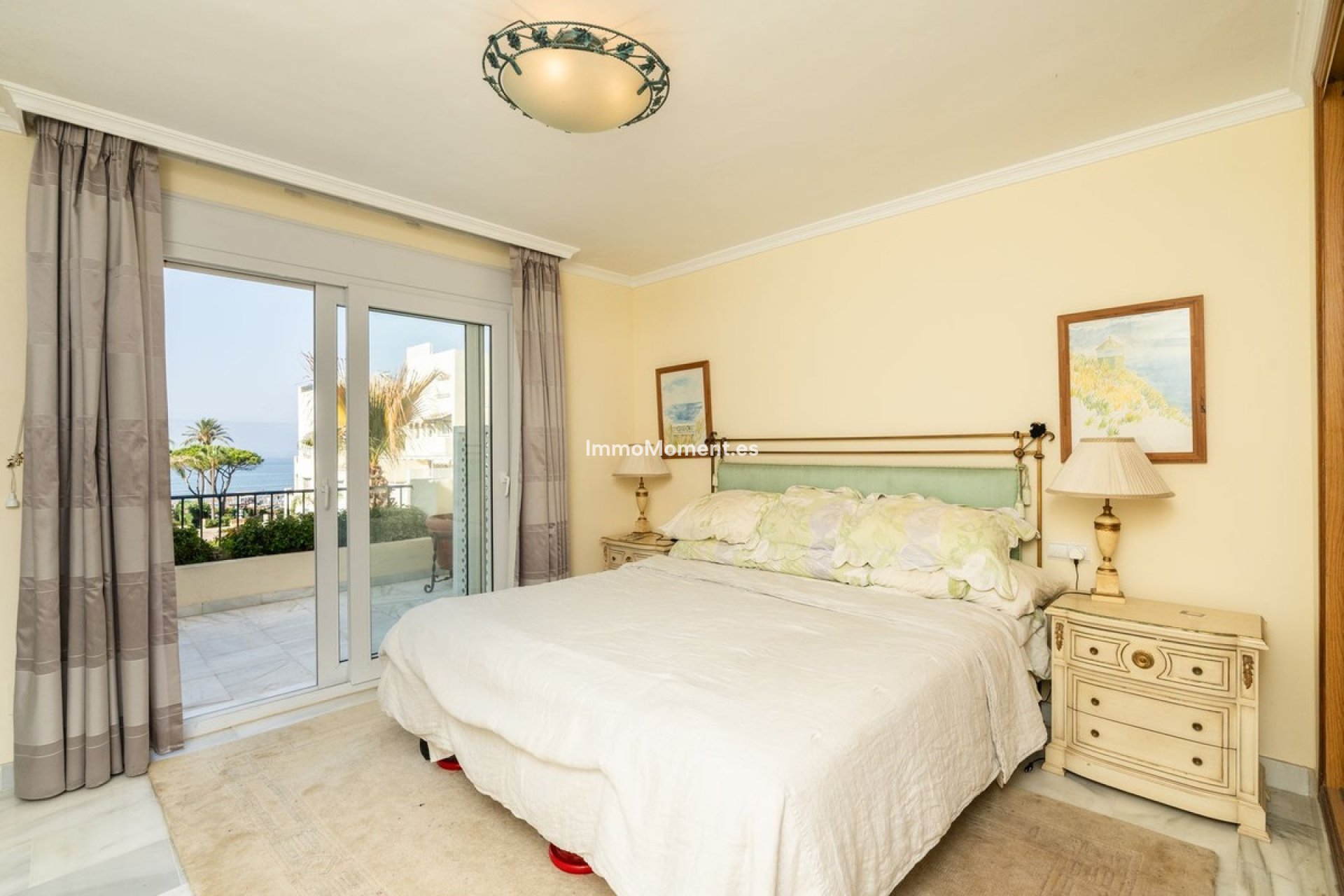 Resale - Apartment - Marbella - Elviria