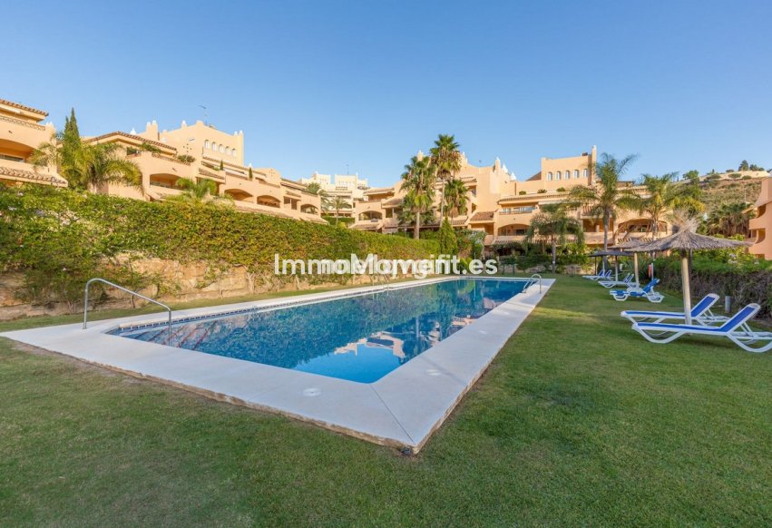 Resale - Apartment - Marbella - Elviria