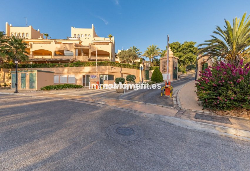 Resale - Apartment - Marbella - Elviria