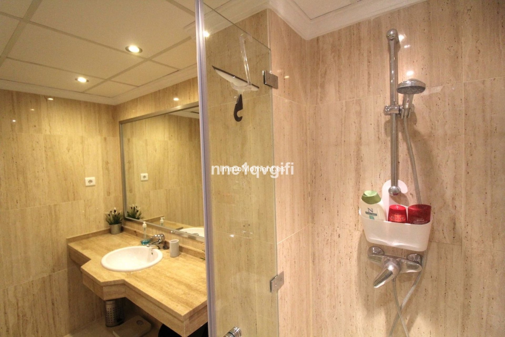 Resale - Apartment - Marbella - Elviria