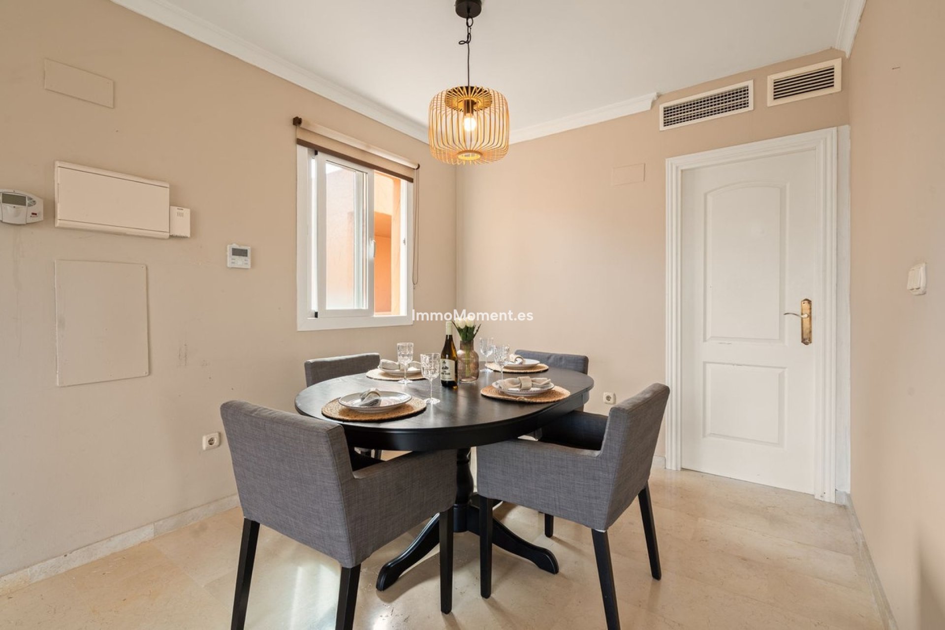 Resale - Apartment - Marbella - Elviria