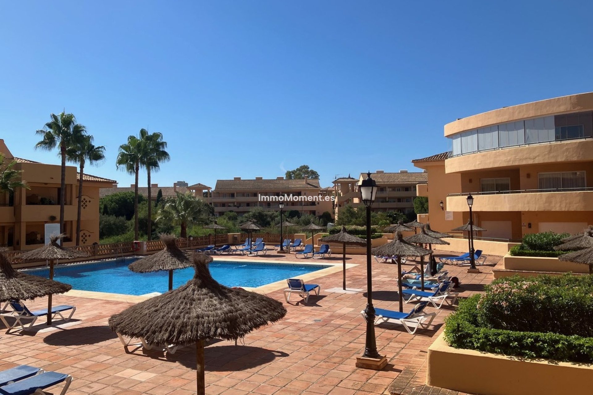 Resale - Apartment - Marbella - Elviria