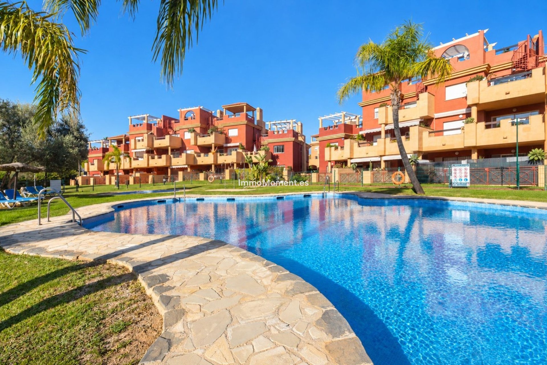 Resale - Apartment - Marbella - Elviria