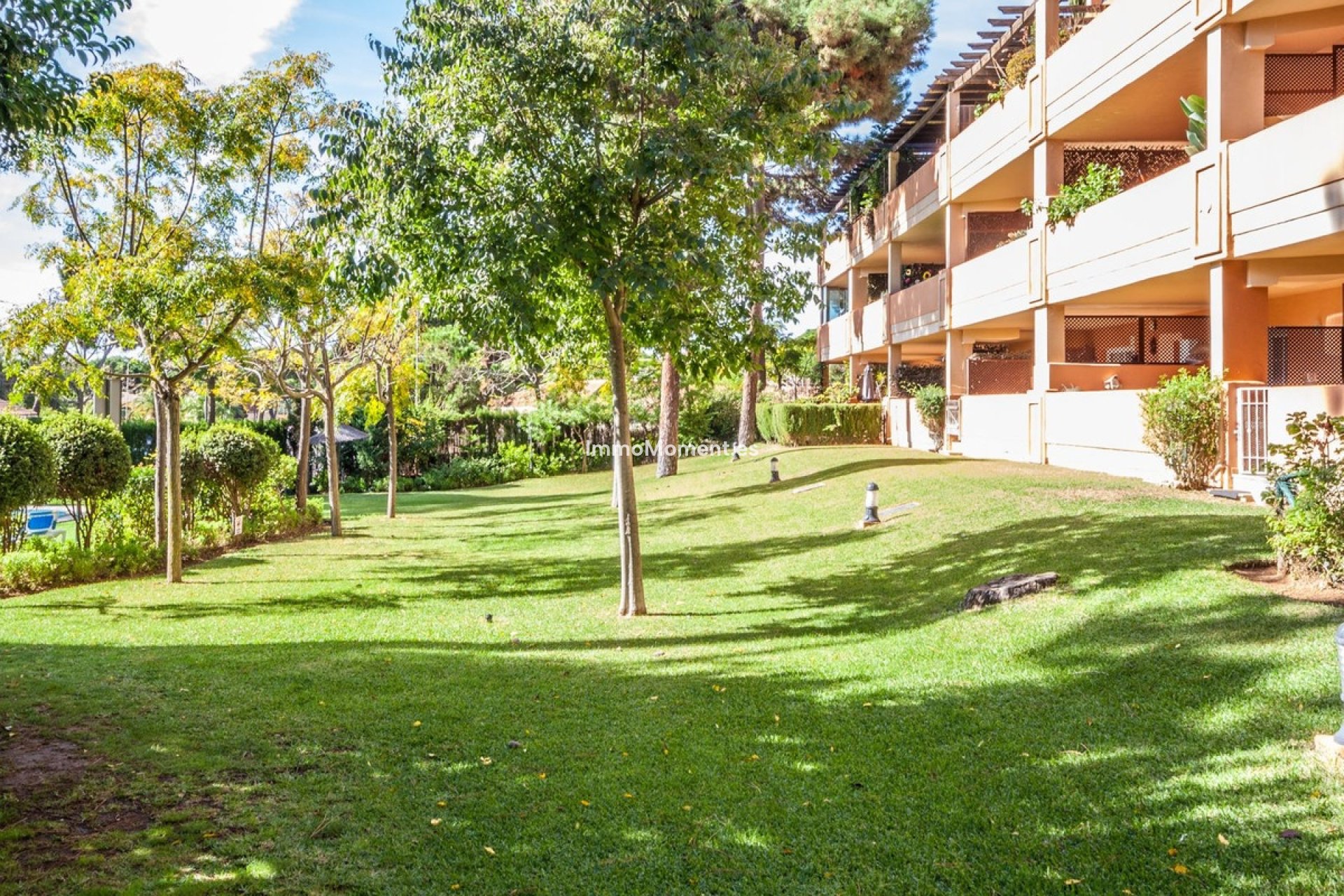 Resale - Apartment - Marbella - Elviria