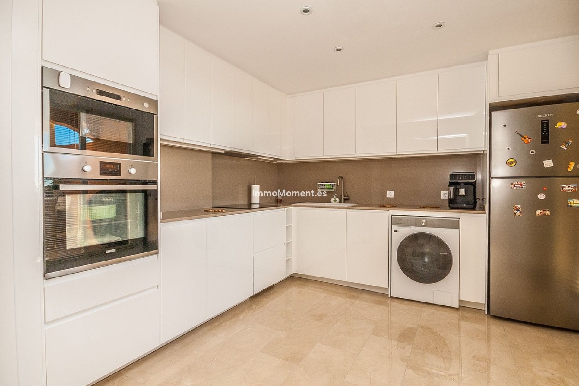 Resale - Apartment - Marbella - Elviria