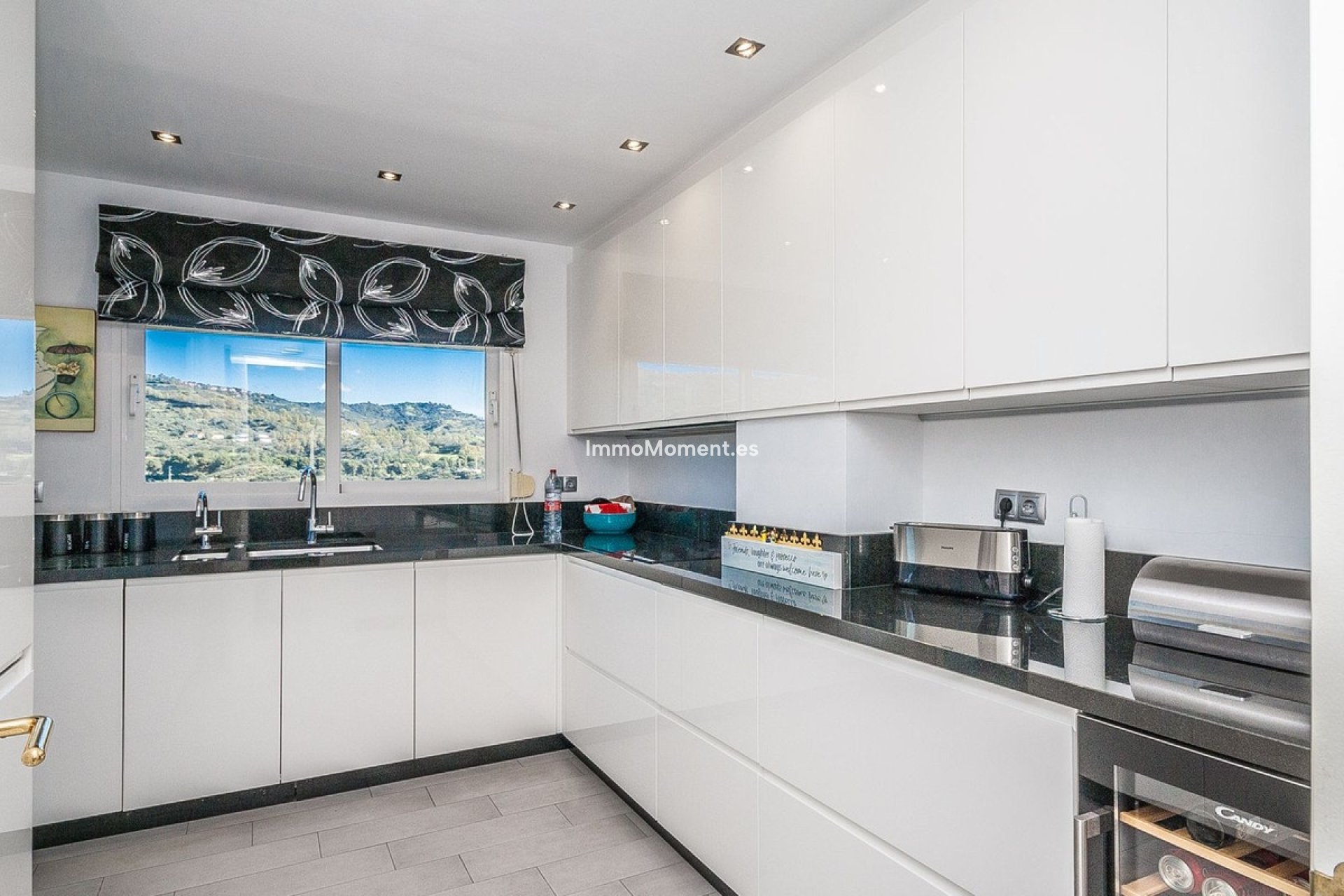 Resale - Apartment - Marbella - Elviria