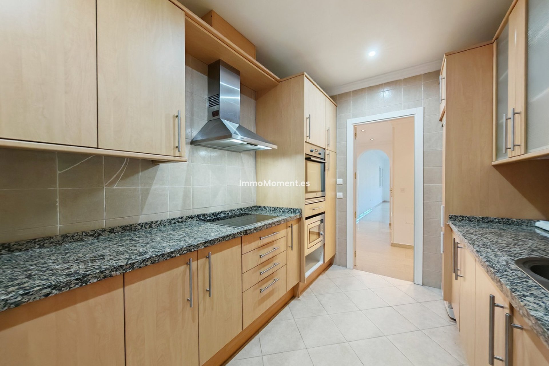 Resale - Apartment - Marbella - Elviria