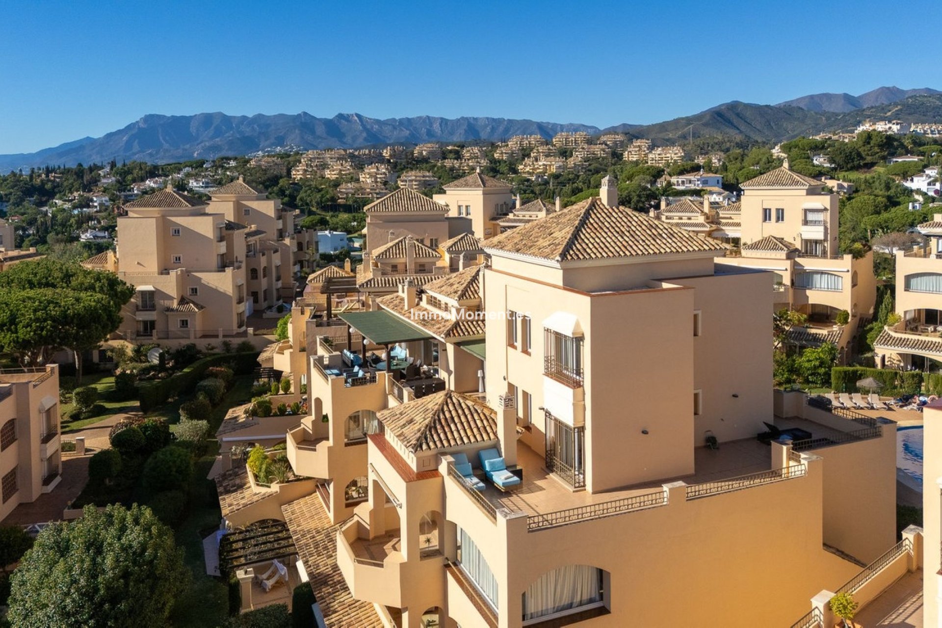 Resale - Apartment - Marbella - Elviria