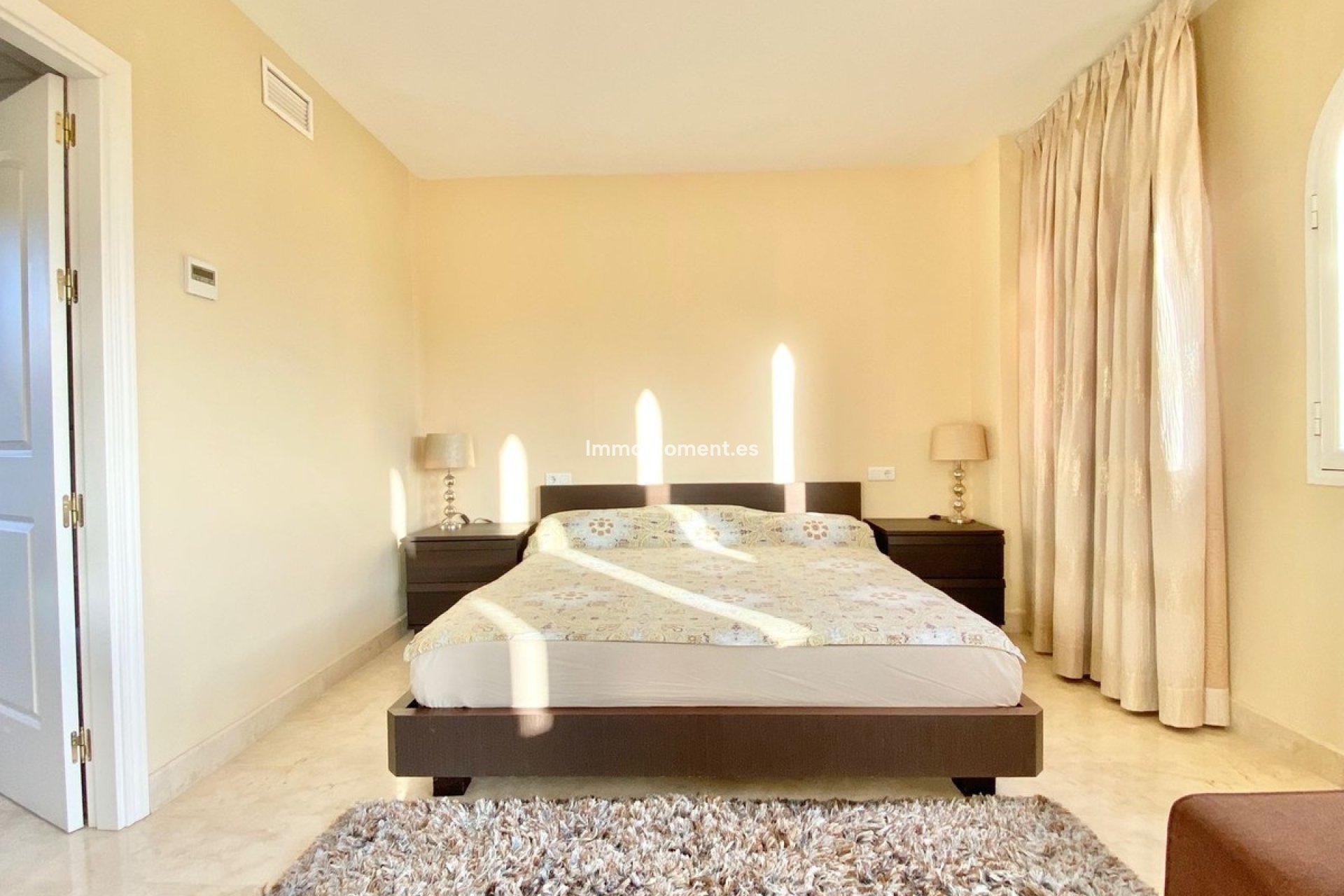 Resale - Apartment - Marbella - Elviria