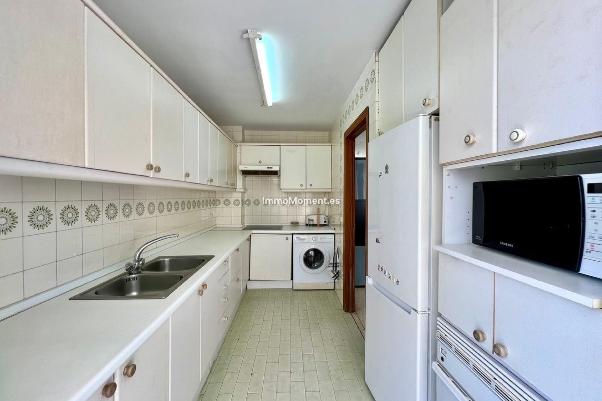 Resale - Apartment - Marbella - Elviria