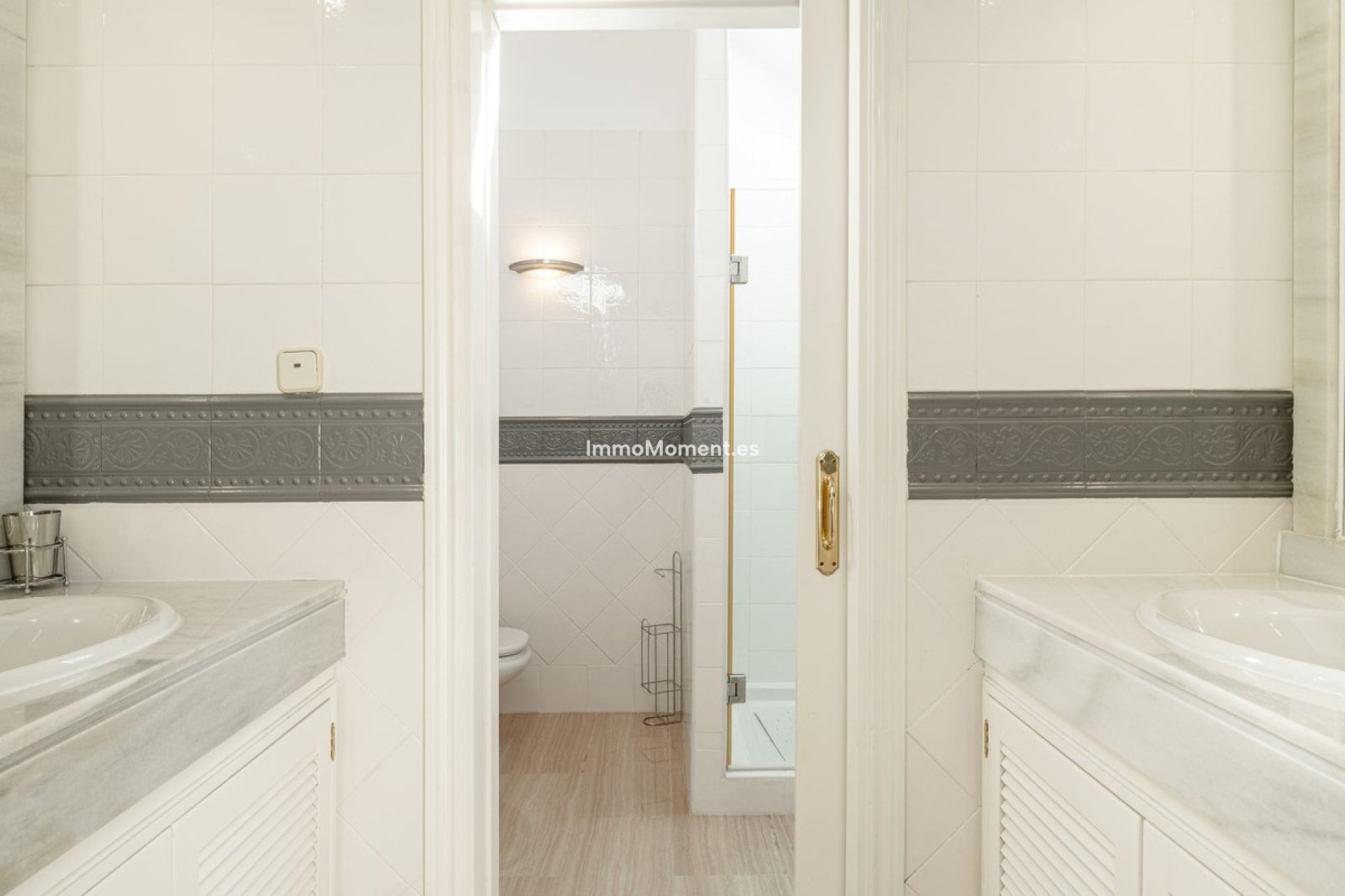 Resale - Apartment - Marbella - Elviria