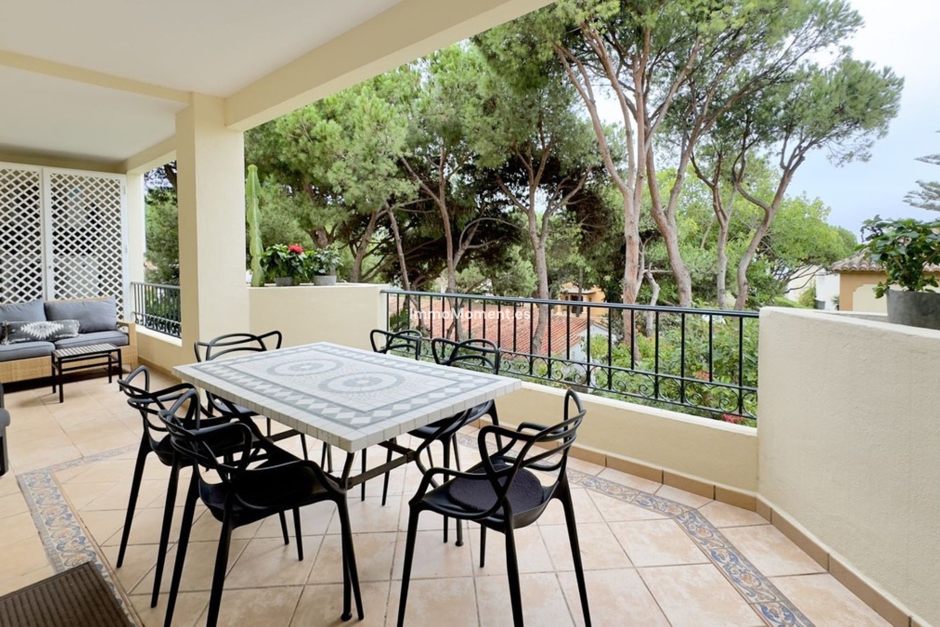 Resale - Apartment - Marbella - Elviria
