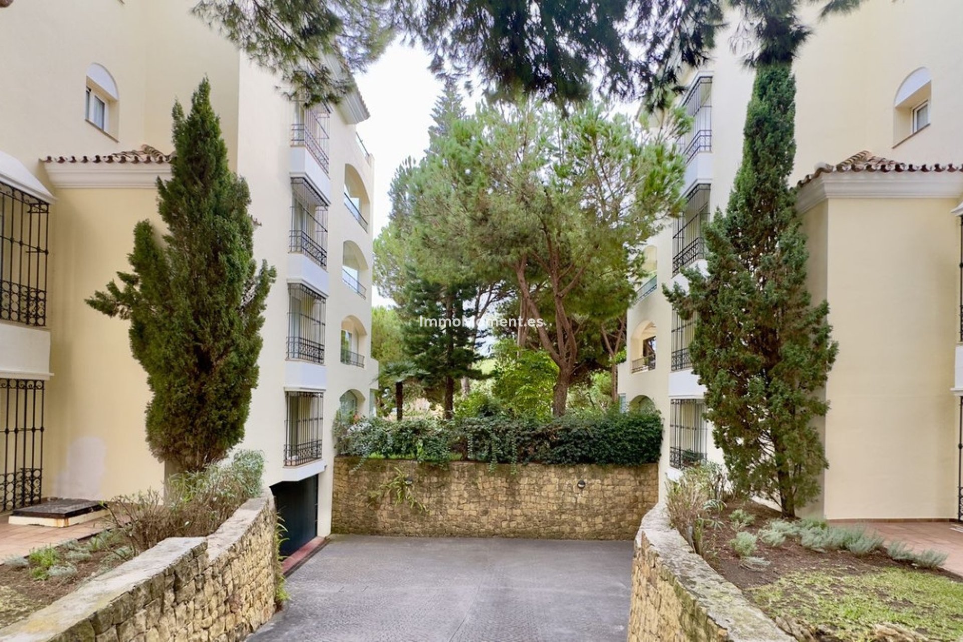 Resale - Apartment - Marbella - Elviria