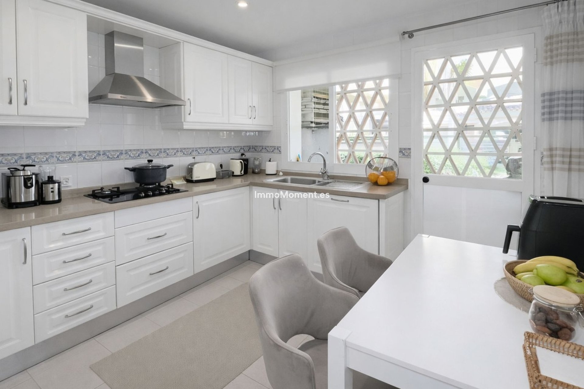 Resale - Apartment - Marbella - Elviria