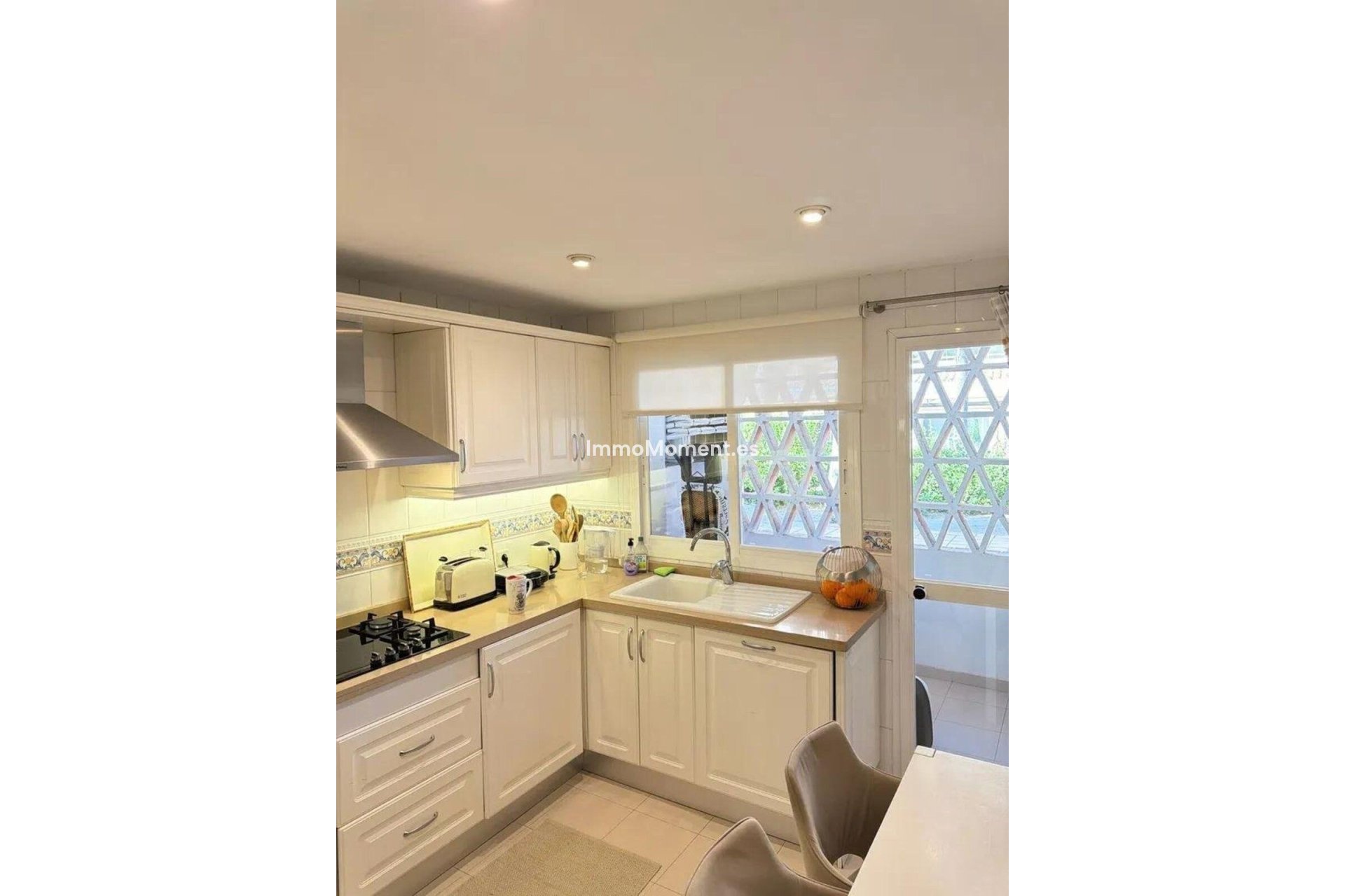 Resale - Apartment - Marbella - Elviria