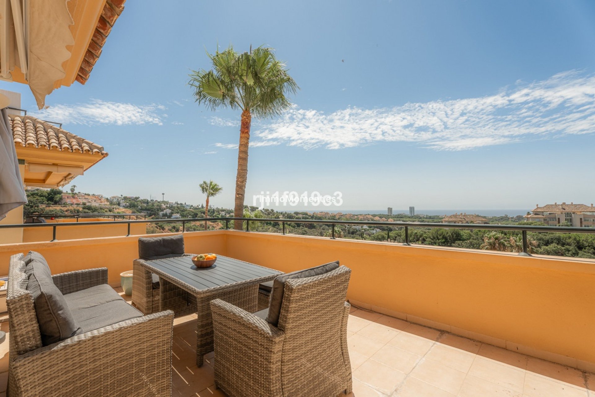Resale - Apartment - Marbella - Elviria