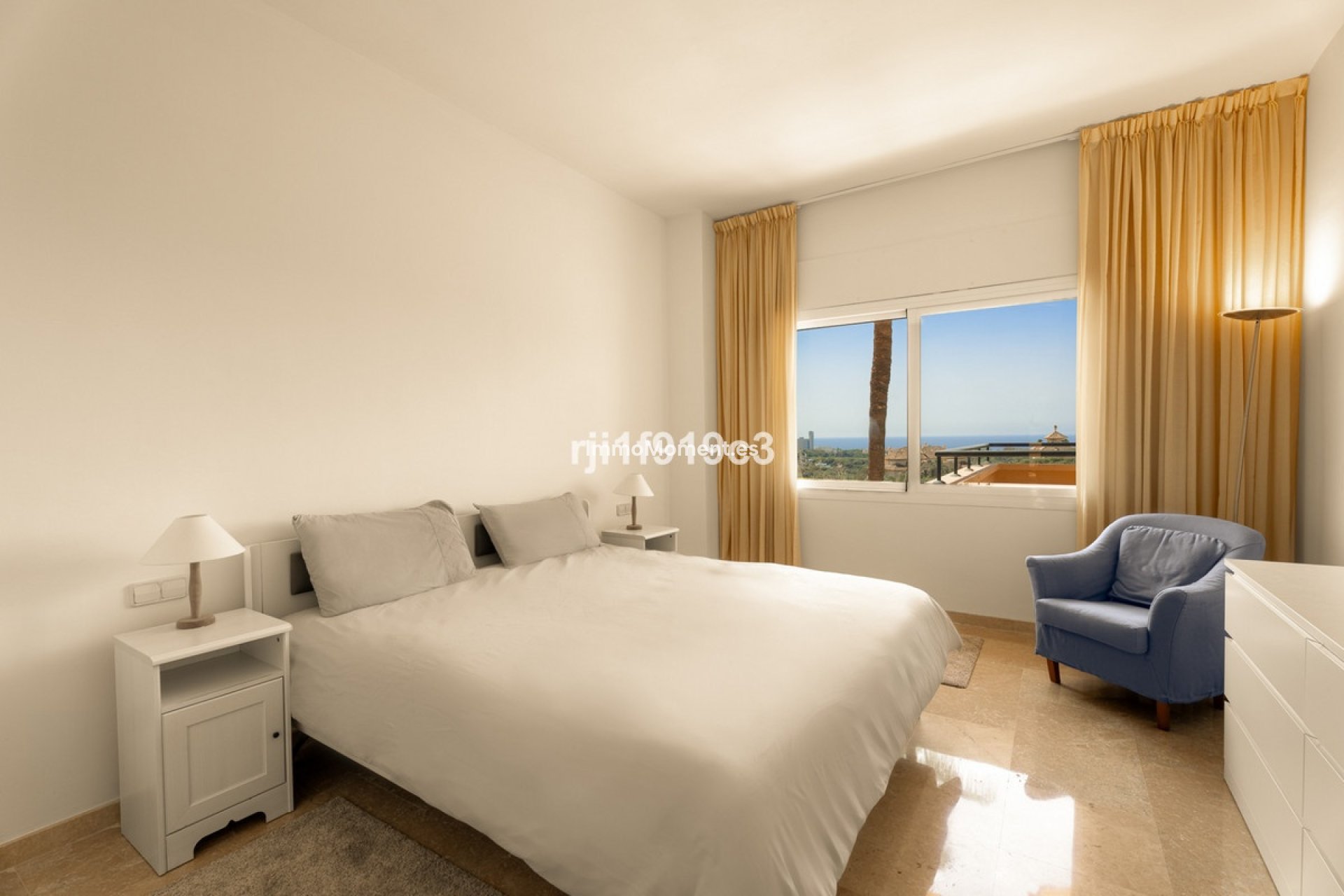 Resale - Apartment - Marbella - Elviria